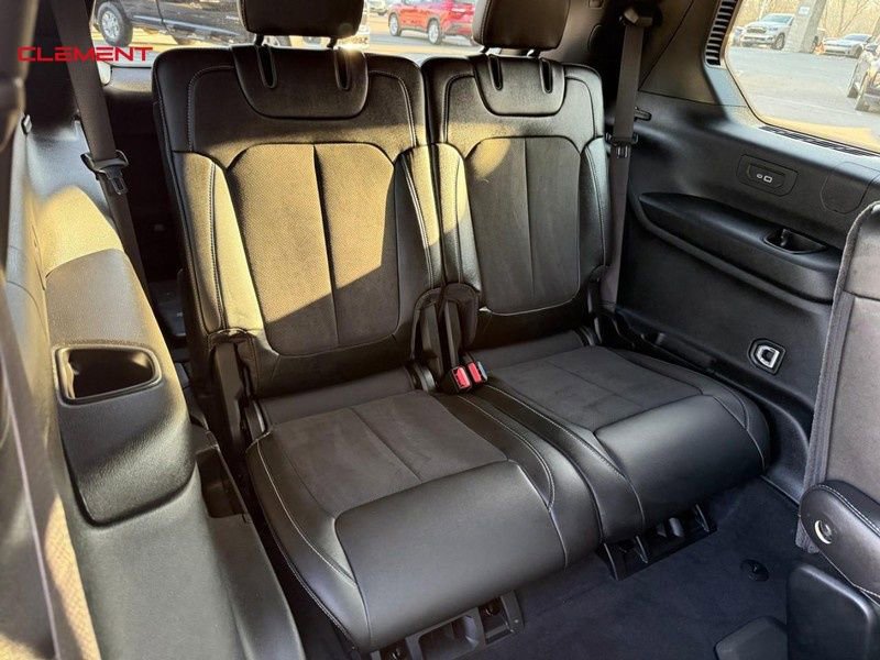 Used 2023 Jeep Grand Cherokee L Laredo AWD/4WD image 13
