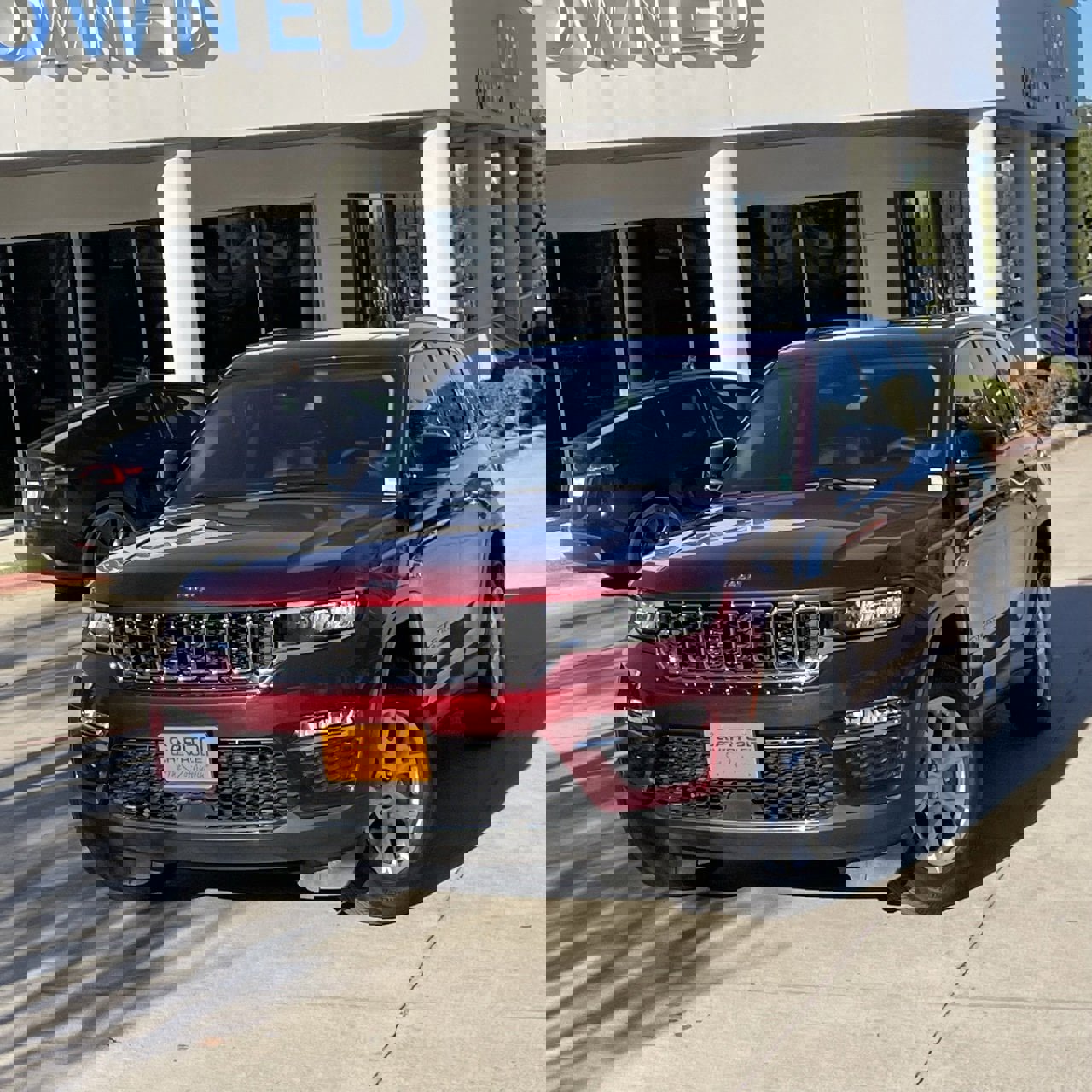 Used 2023 Jeep Grand Cherokee Limited image 9