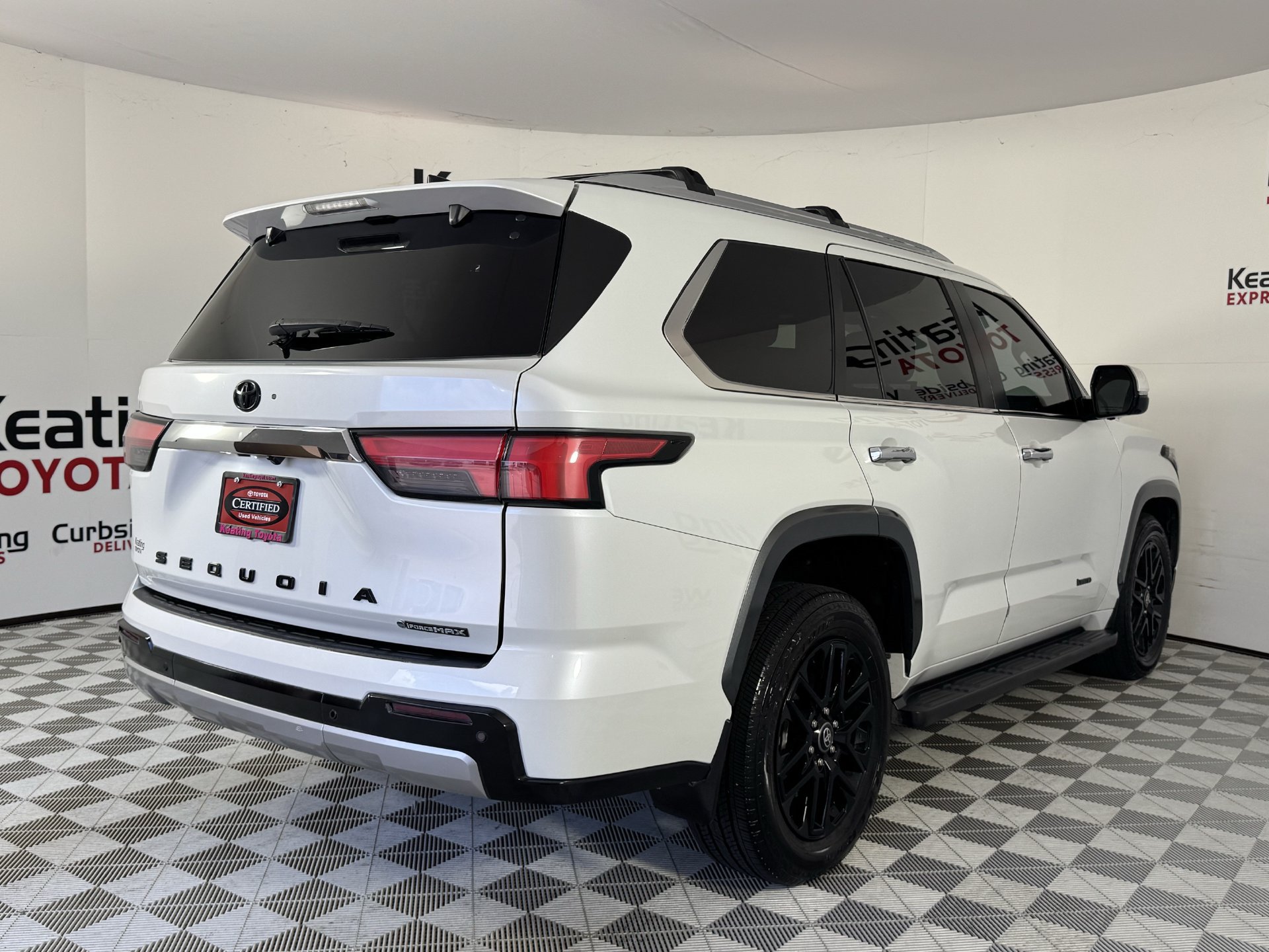 Certified 2025 Toyota Sequoia Limited AWD/4WD image 6