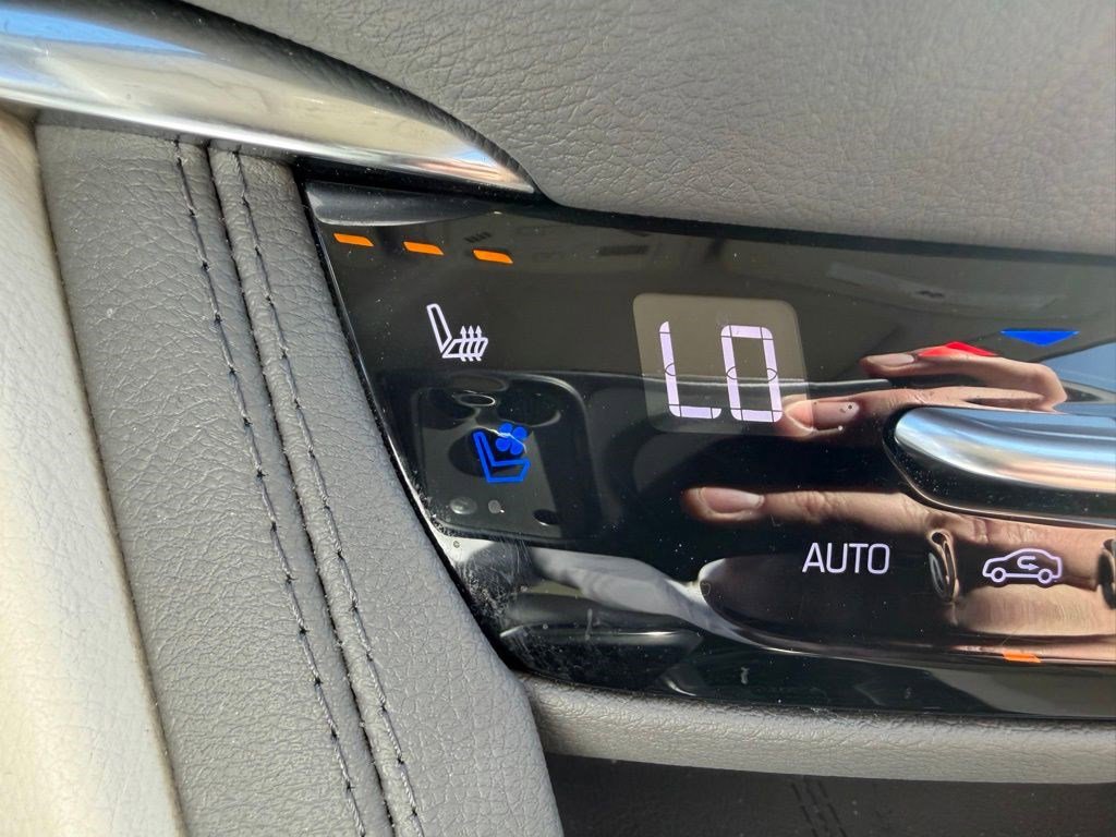 Used 2024 Cadillac XT5 Premium Luxury w/ Technology Package FWD image 19