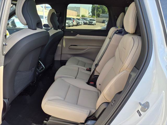 New 2026 Volvo EX90 Plus AWD/4WD image 12