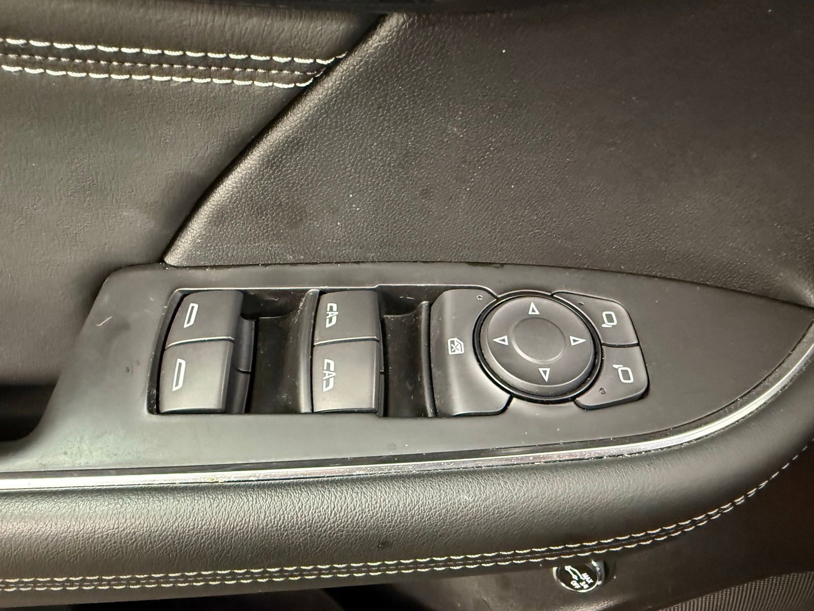 Used 2023 Buick Envision Preferred image 11