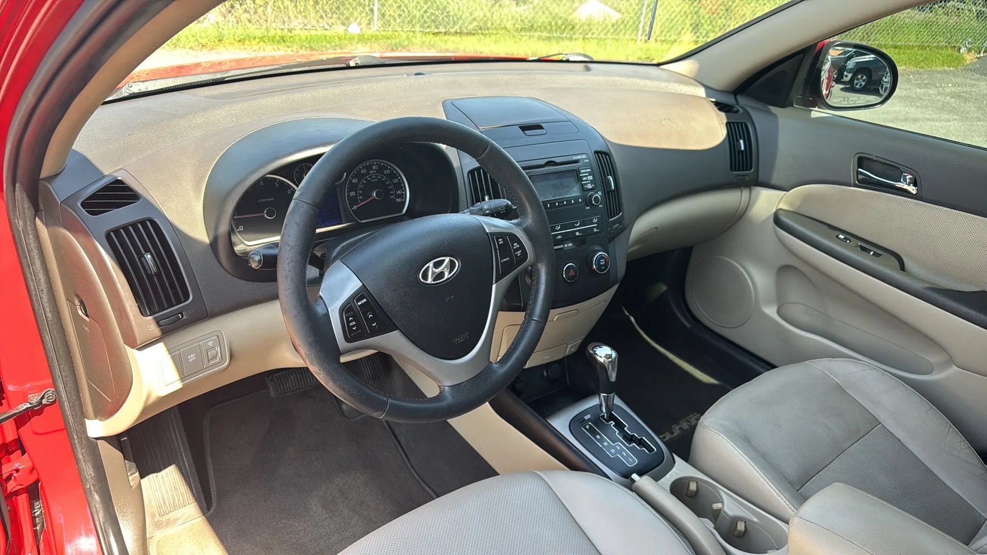 Used 2011 Hyundai Elantra FWD image 25