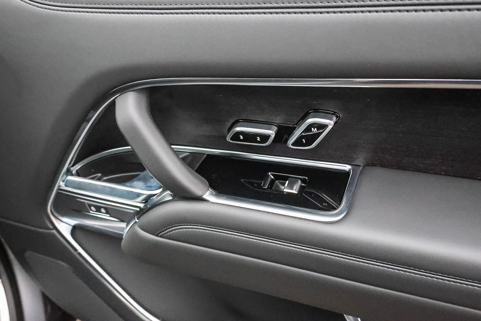 New 2026 Land Rover Range Rover SE AWD/4WD image 19