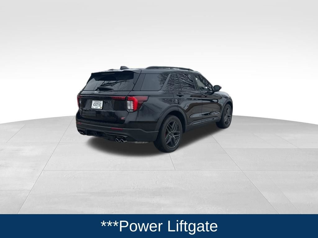 Used 2025 Ford Explorer ST image 4