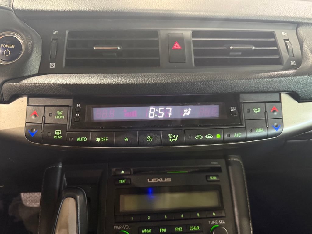 Used 2015 Lexus CT 200h FWD image 27