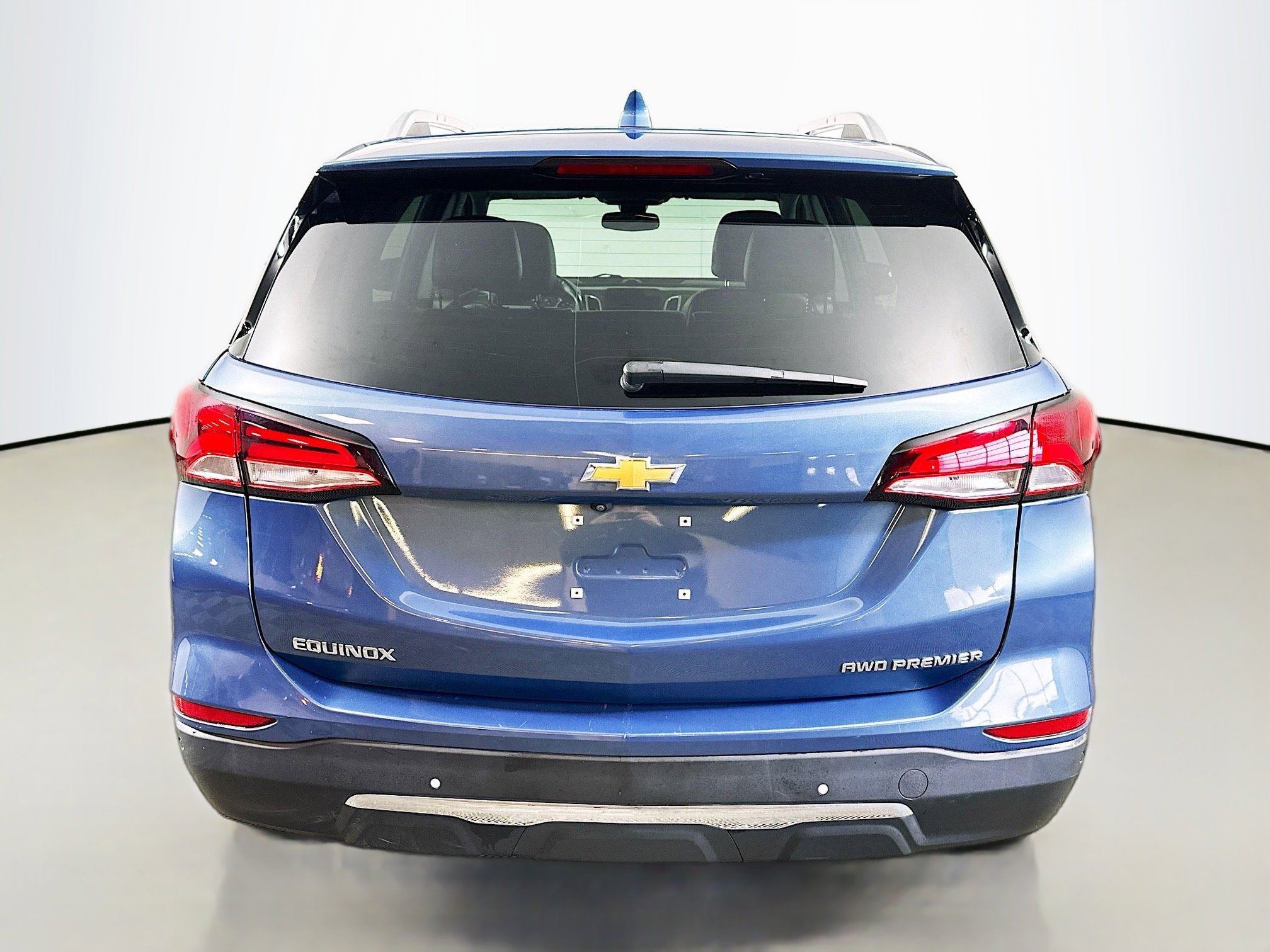 Used 2024 Chevrolet Equinox Premier AWD/4WD image 6