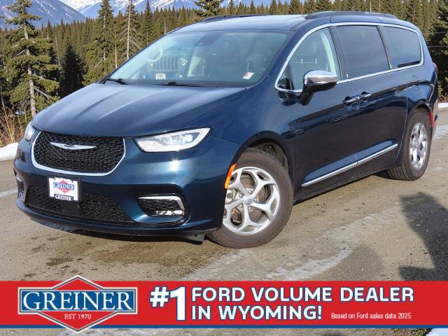 Used 2023 Chrysler Pacifica Limited video 1