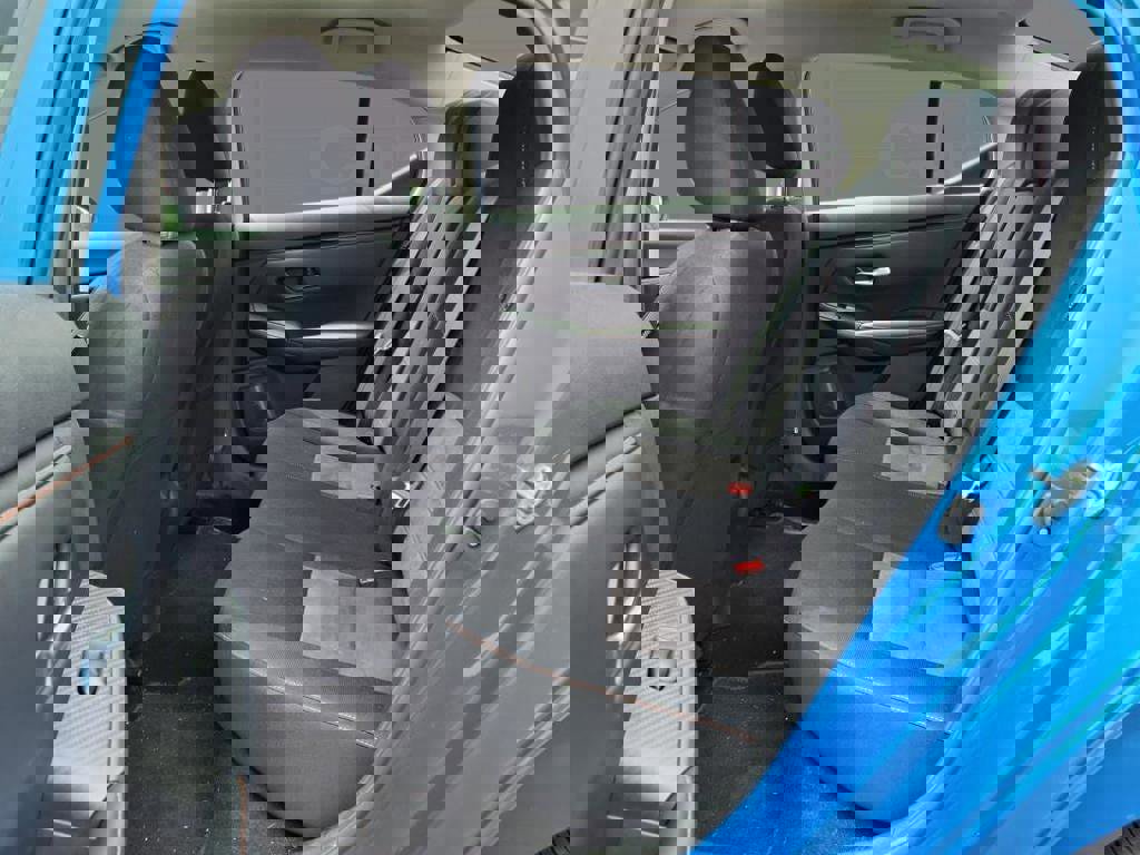 Used 2023 Nissan Sentra SR w/ Electronics Package image 4