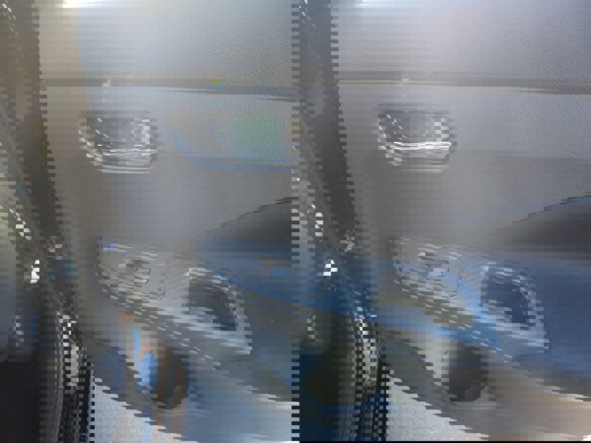 Used 2021 Nissan Versa SV image 28