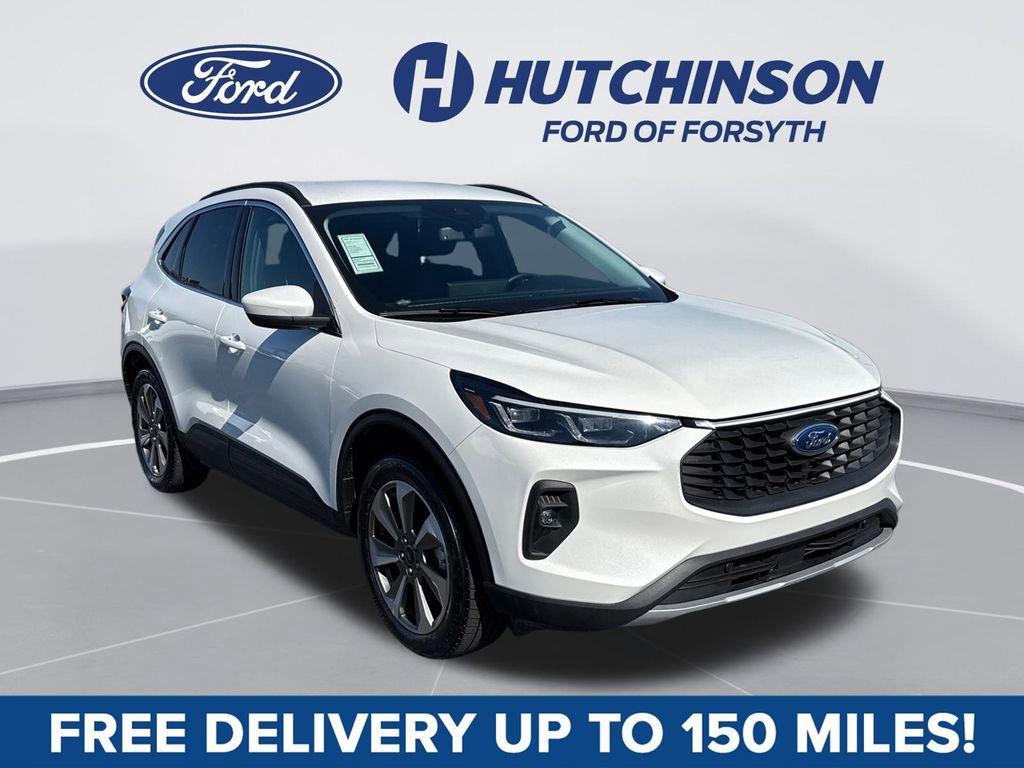 Certified 2025 Ford Escape Platinum w/ Class II Trailer Tow Package image 1