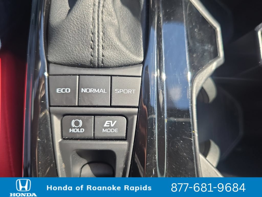 Used 2025 Toyota Camry XSE FWD image 28