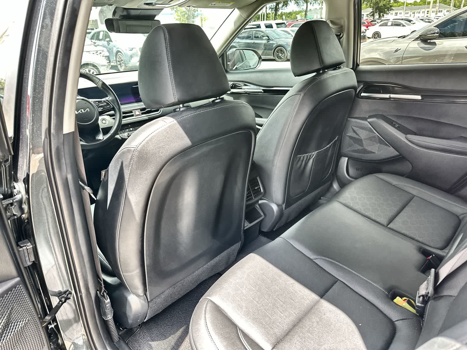 Used 2024 Kia Seltos EX FWD image 18