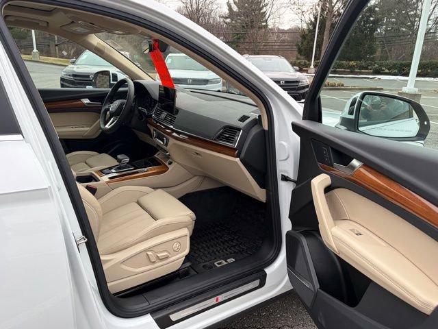 Used 2023 Audi Q5 2.0T Premium Plus w/ Premium Plus Package image 28