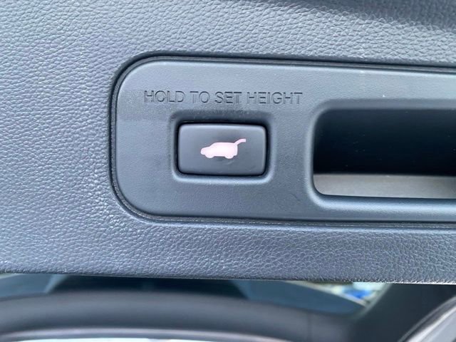 Used 2023 Acura MDX A-Spec image 10