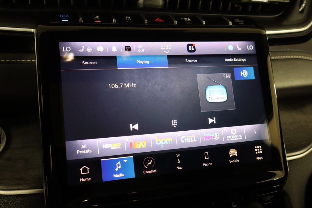 Used 2023 Jeep Grand Cherokee 4WD 4xe image 32