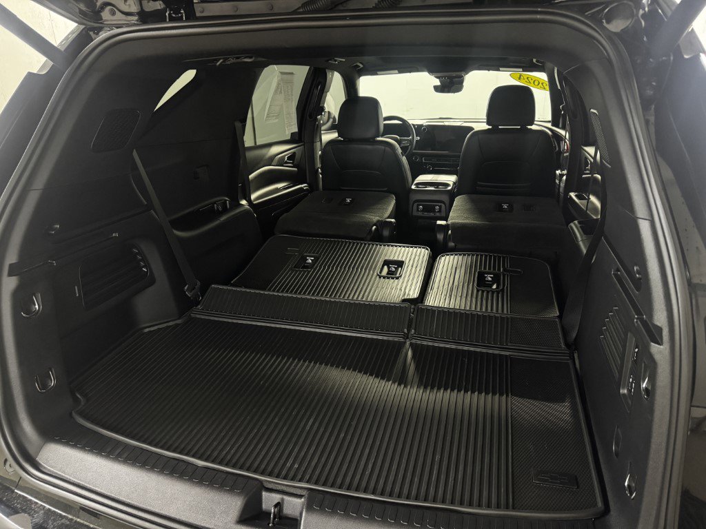 Used 2024 Chevrolet Traverse RS w/ LPO, Floor Liner Package AWD/4WD image 80