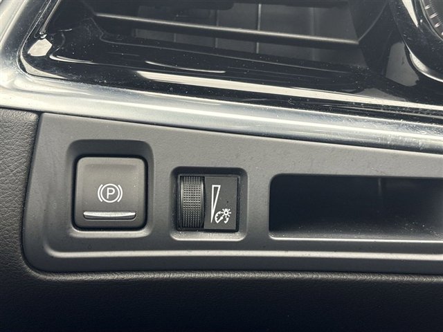 Certified 2024 Cadillac XT6 Premium Luxury w/ LPO, Floor Liner Package image 18