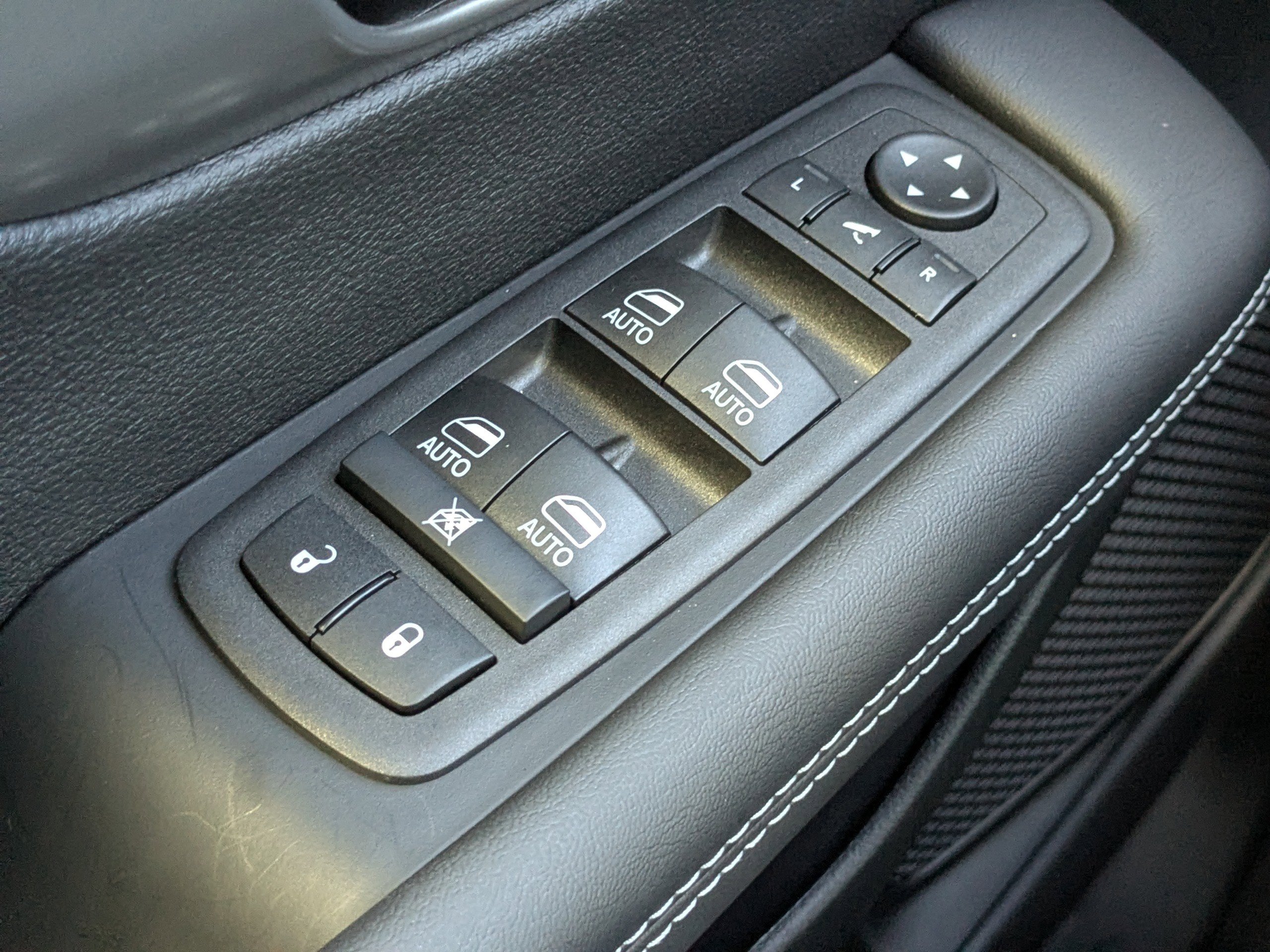 New 2026 Chrysler Pacifica Limited w/ S Appearance Package image 24