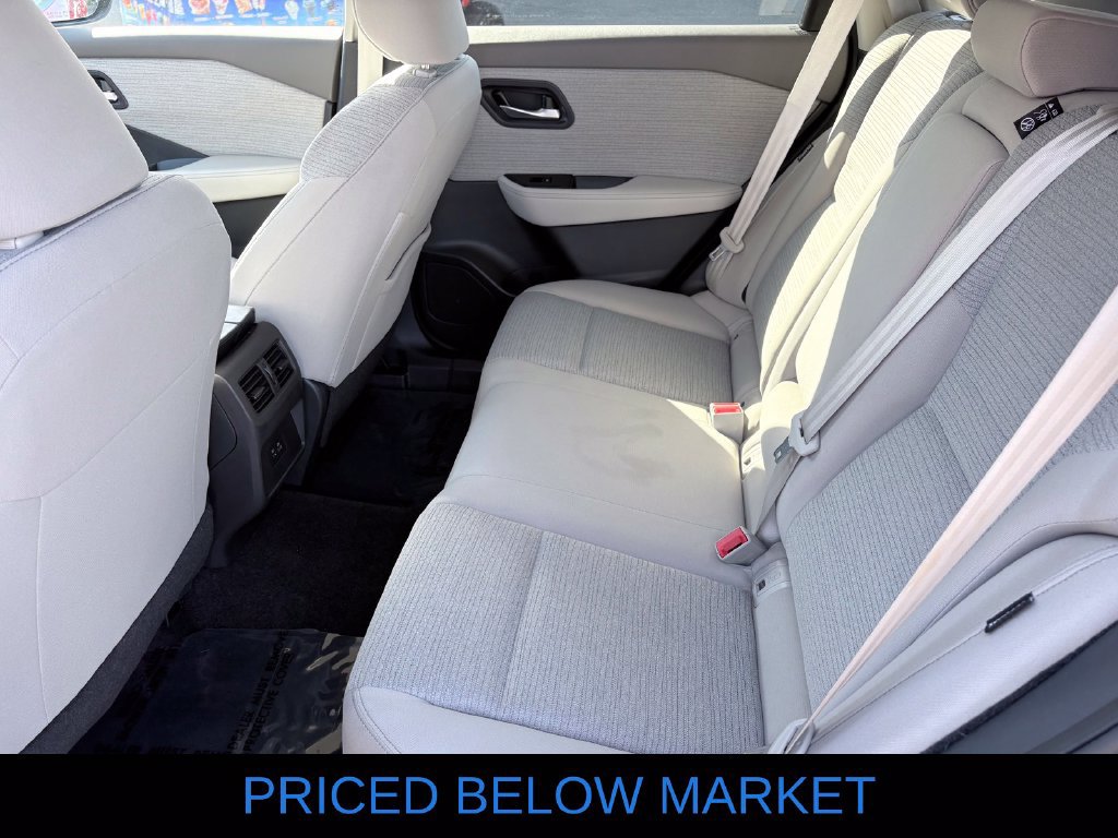 Used 2023 Nissan Rogue SV FWD image 7