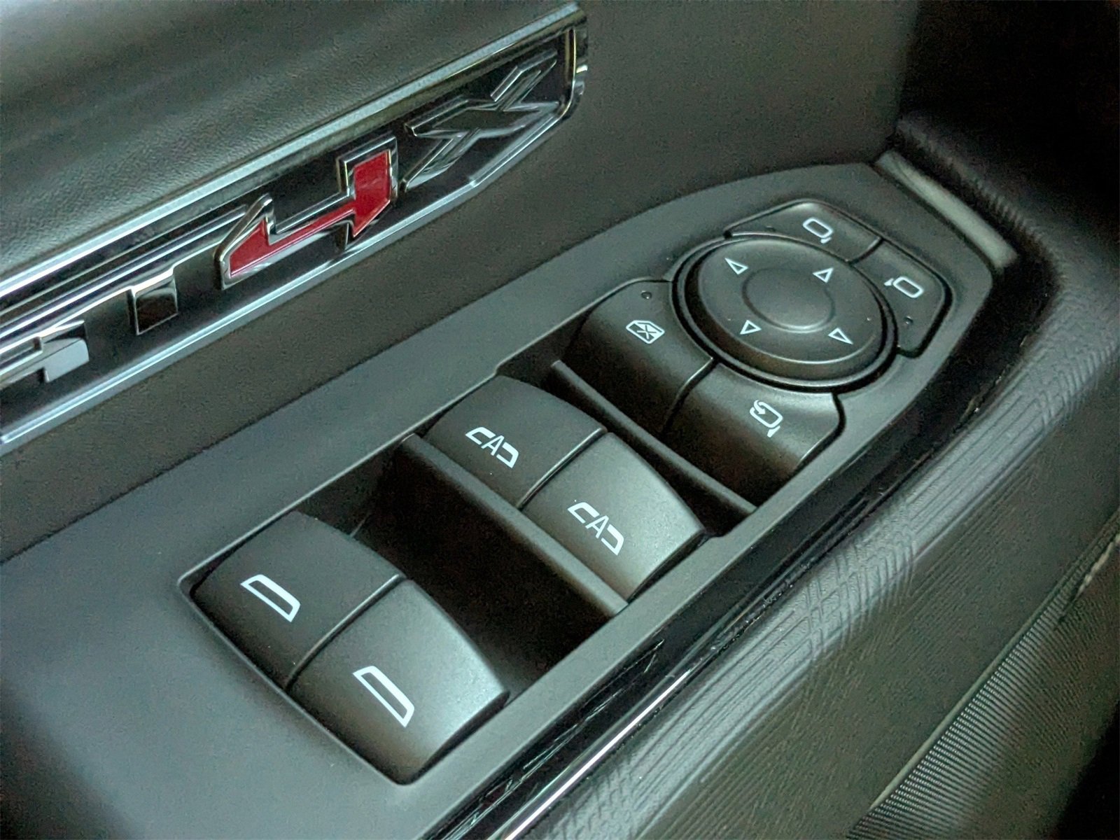 Used 2025 GMC Sierra 1500 AT4X image 27