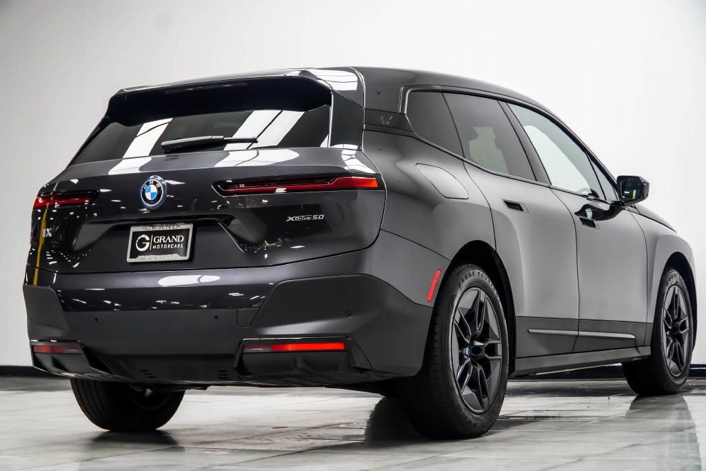 Used 2024 BMW iX xDrive50 w/ Convenience Package AWD/4WD image 17