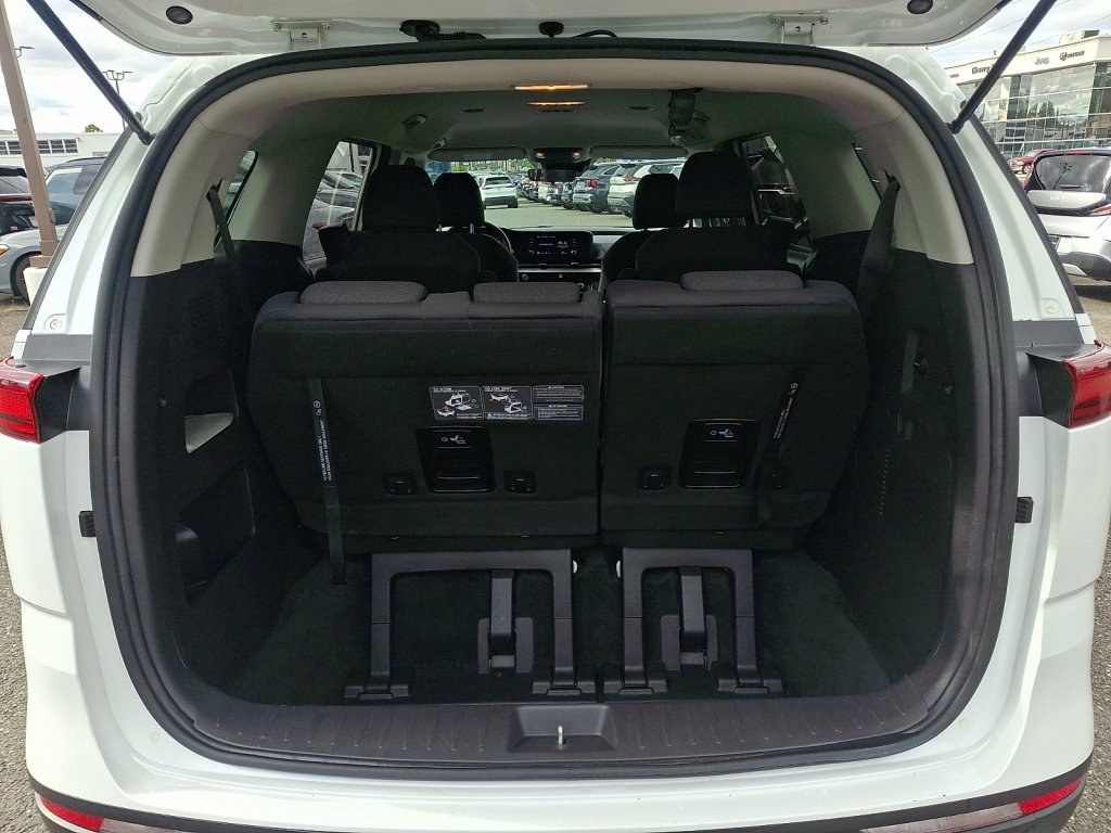 Used 2022 Kia Carnival LX FWD image 20