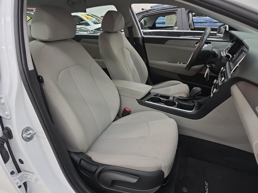 Used 2019 Hyundai Sonata SE w/ Cargo Package FWD image 8
