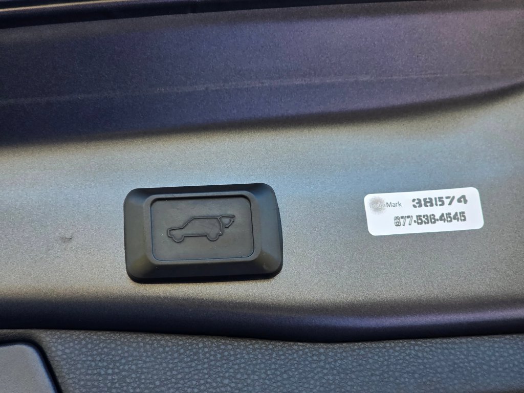 Used 2021 Toyota RAV4 XSE w/ XSE Grade Weather Package AWD/4WD image 17