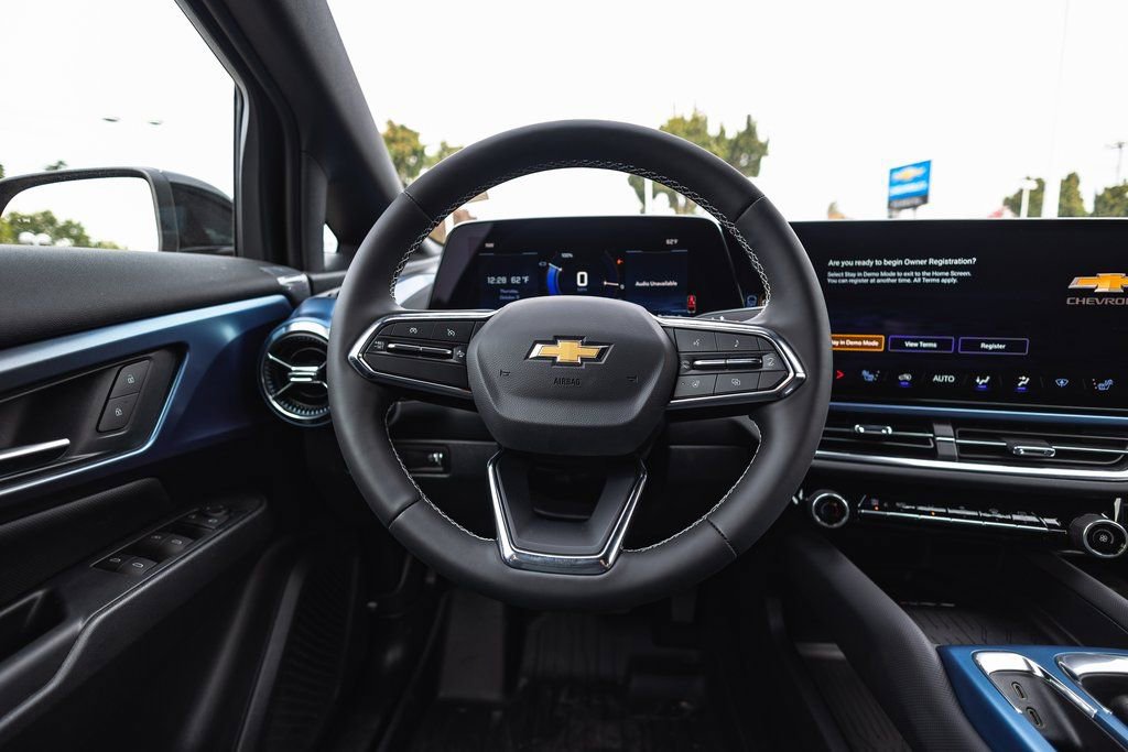 New 2026 Chevrolet Equinox EV LT AWD/4WD image 15