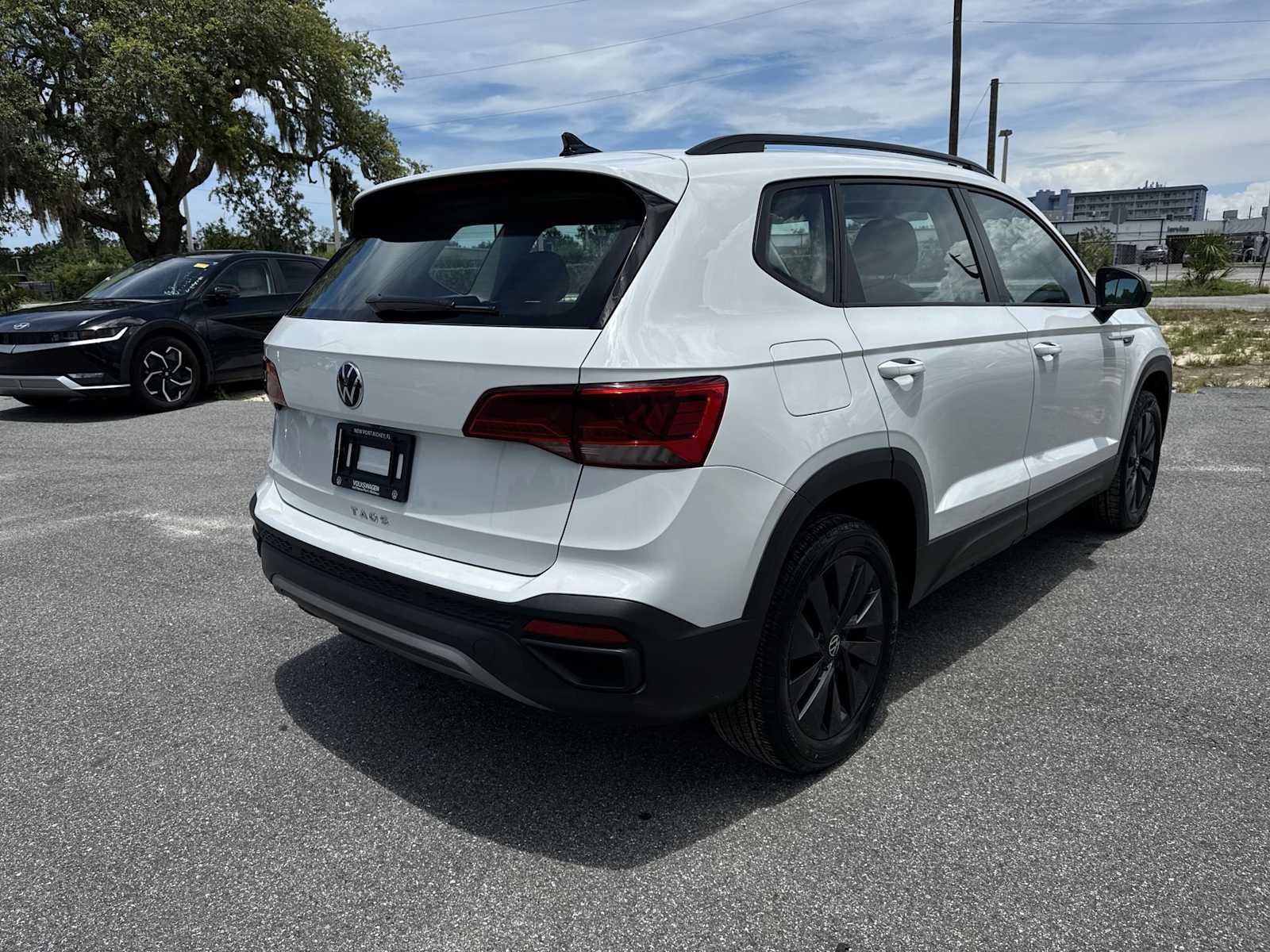 Certified 2023 Volkswagen Taos S FWD image 14