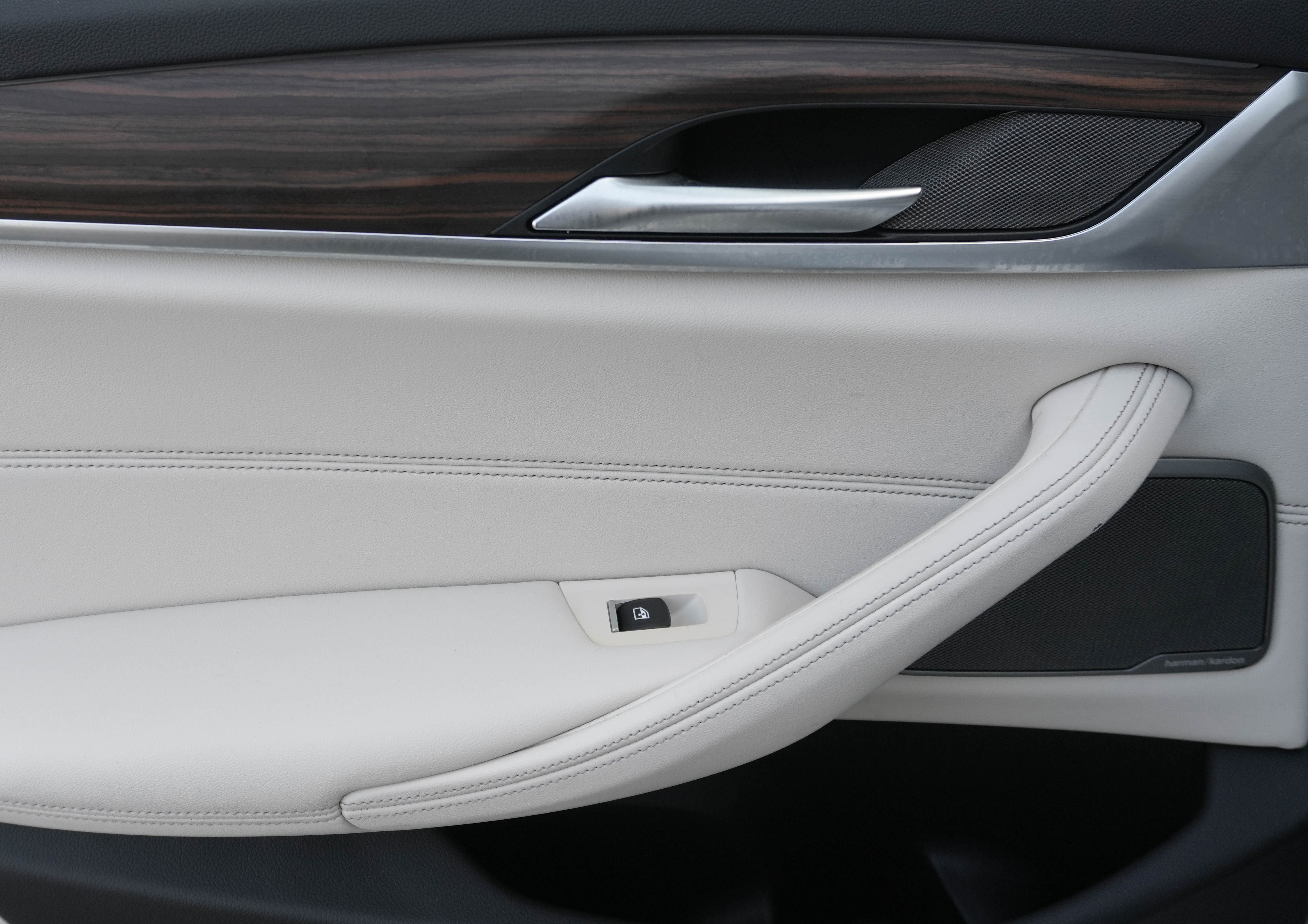 Certified 2023 BMW 540i w/ Premium Package image 32