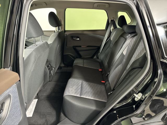 Used 2023 Nissan Rogue SV image 22