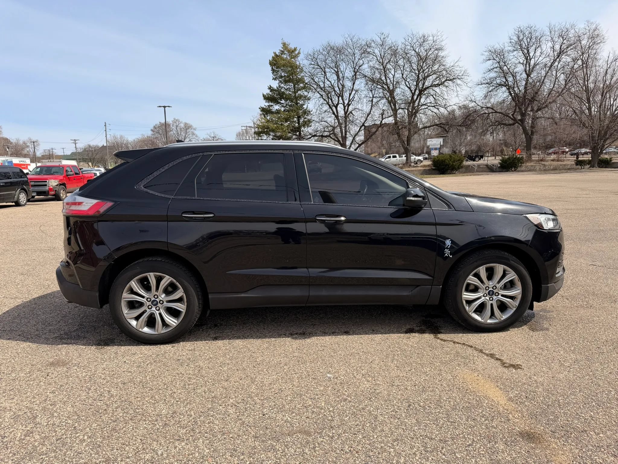 Used 2019 Ford Edge Titanium AWD/4WD image 7