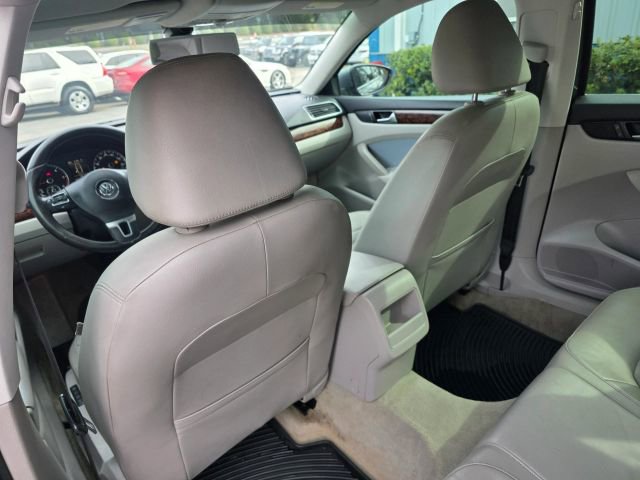 Used 2012 Volkswagen Passat TDI SEL Premium image 19