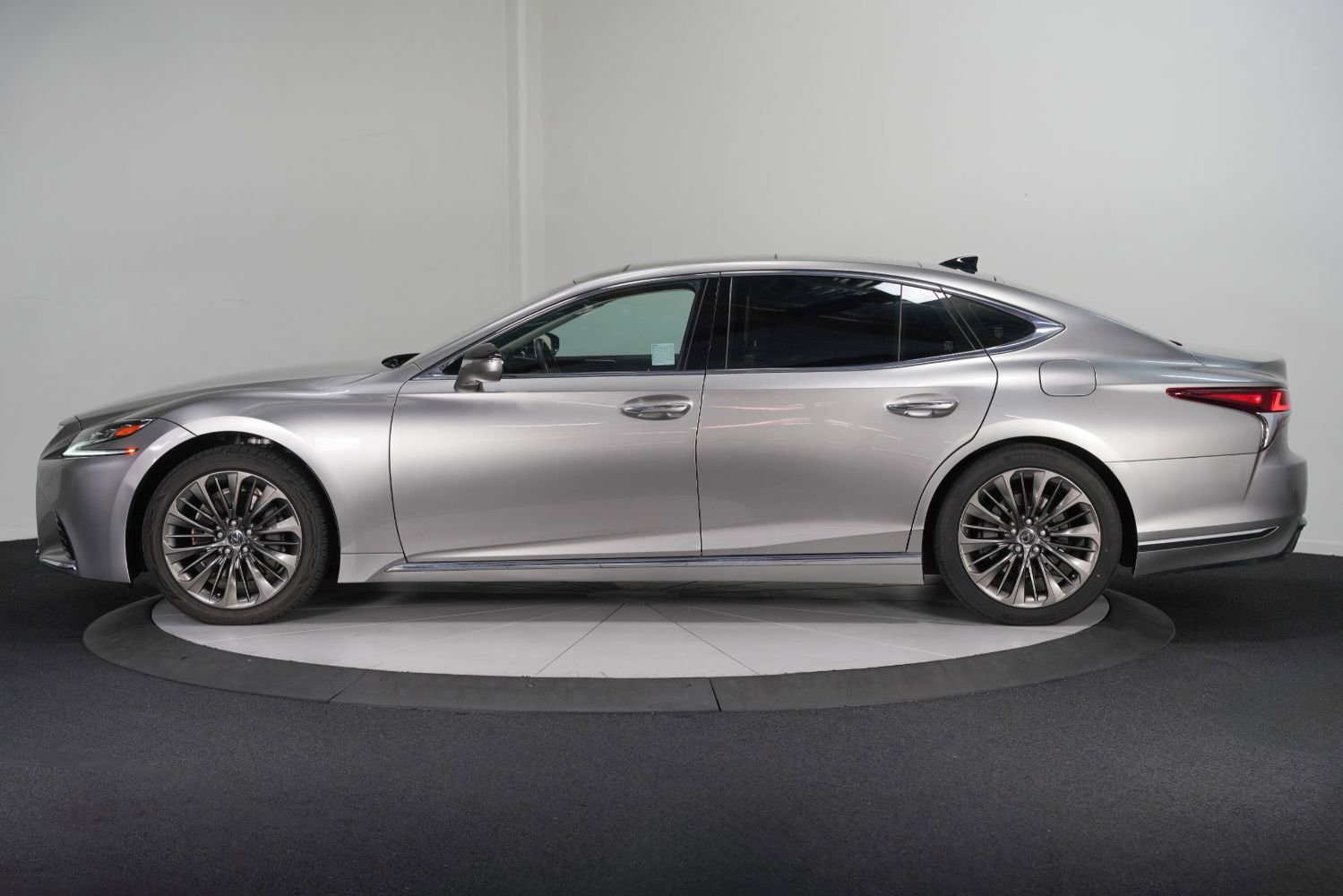 Used 2018 Lexus LS 500 w/ Luxury Package image 7