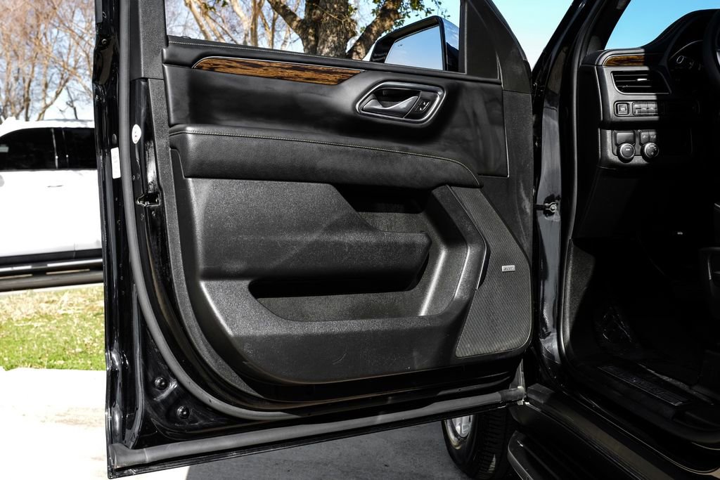 Used 2024 Chevrolet Suburban Premier image 45