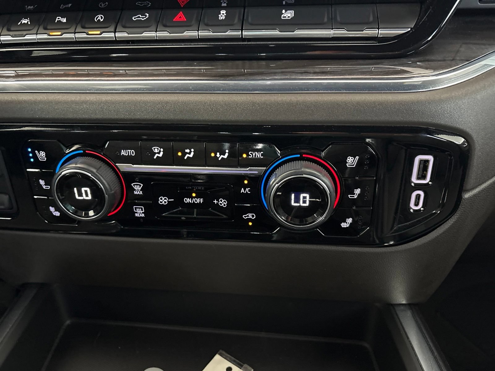 Used 2024 Chevrolet Silverado 1500 LTZ w/ LTZ Convenience Package II RWD image 22