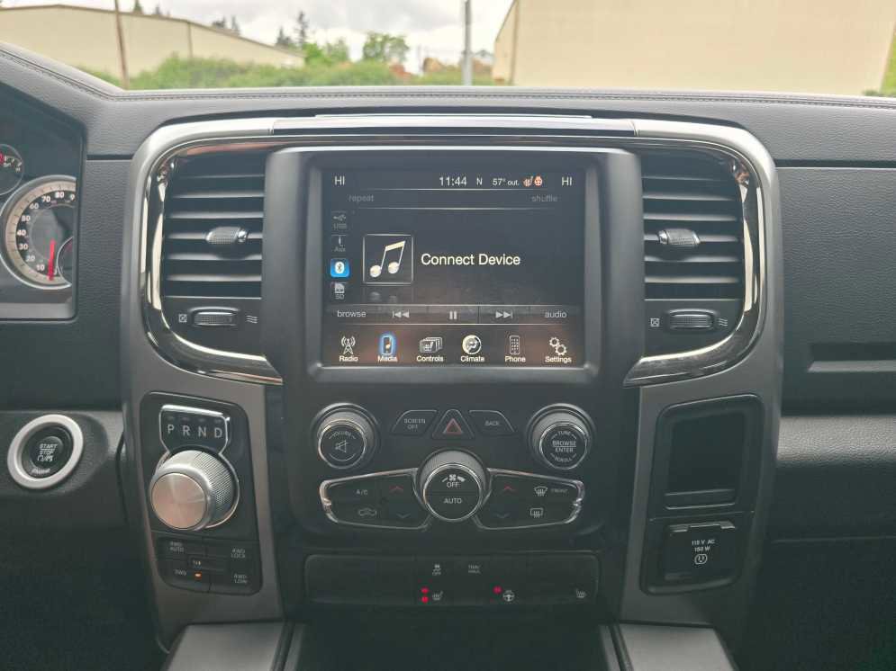 Used 2015 RAM 1500 Sport w/ Black Ram 1500 Sport Group AWD/4WD image 12