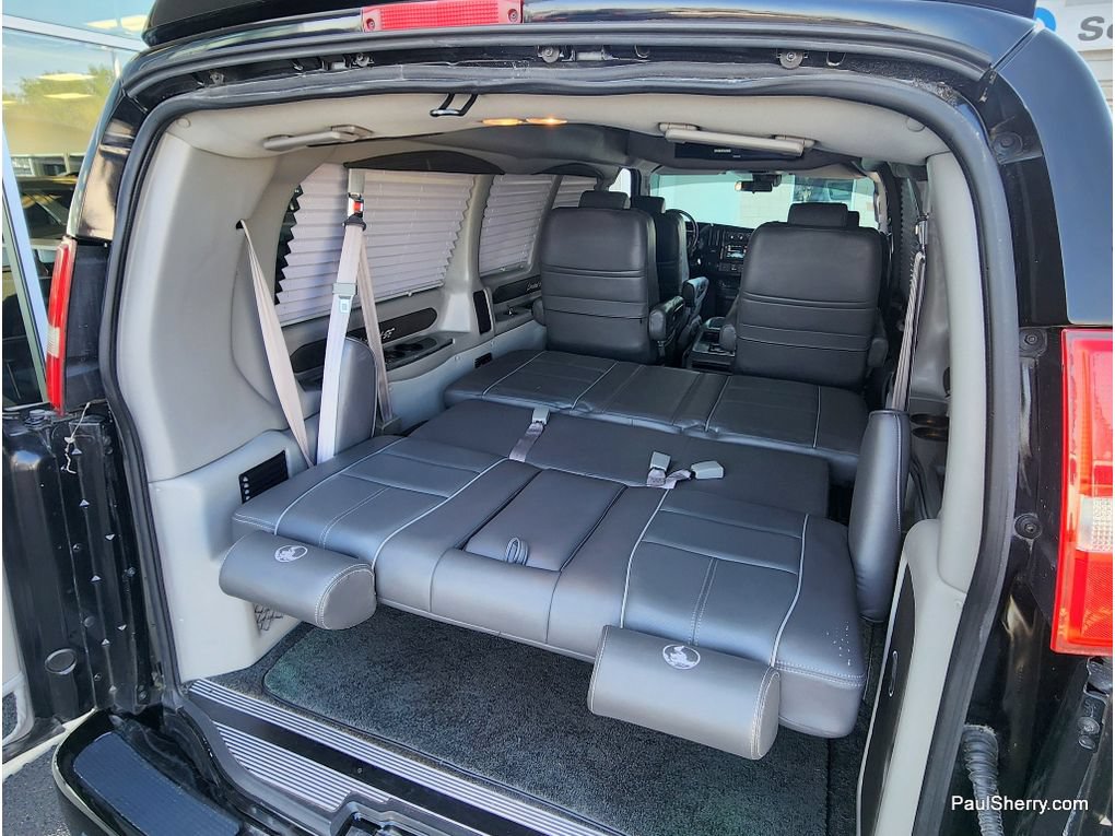 Used 2019 Chevrolet Express 2500 w/ Enhanced Convenience Package RWD image 33