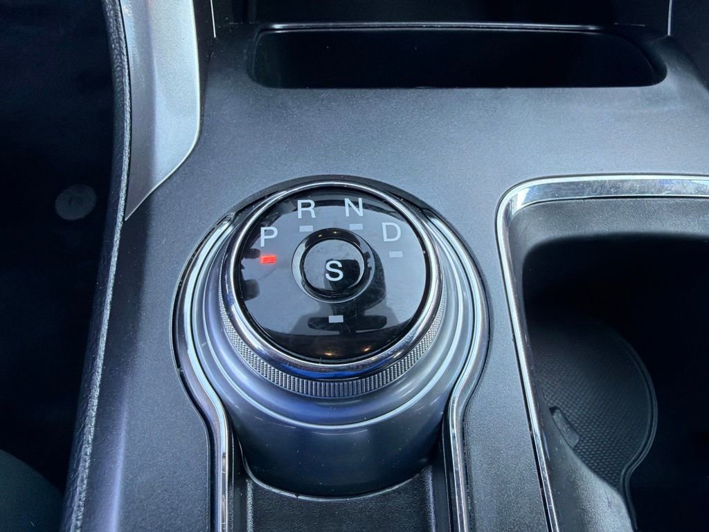 Used 2019 Ford Fusion SE FWD image 15