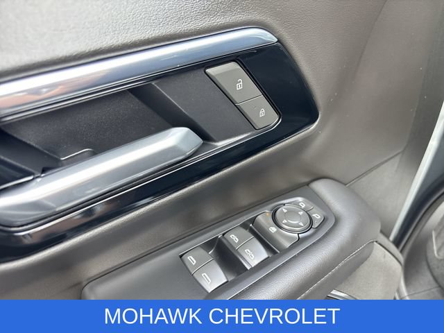 Used 2025 Chevrolet Tahoe LS AWD/4WD image 23