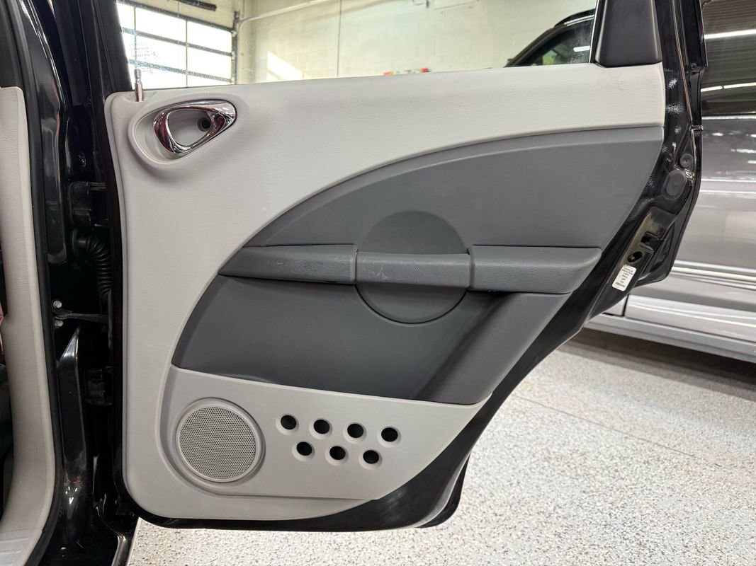 Used 2010 Chrysler PT Cruiser w/ PT Cruiser Couture Edition image 22