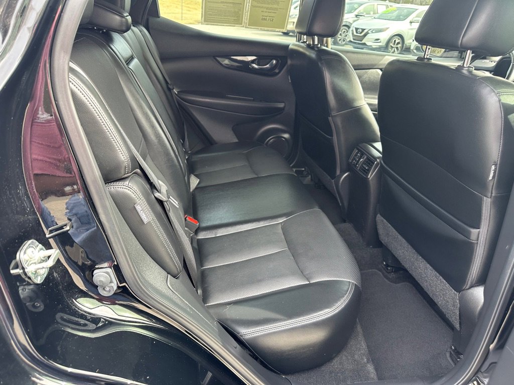 Used 2022 Nissan Rogue Sport SL w/ Premium Package image 23