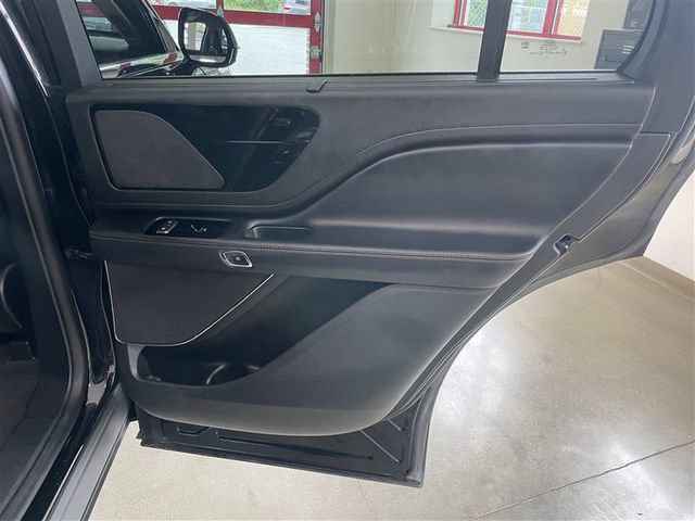 Used 2023 Lincoln Aviator AWD image 24