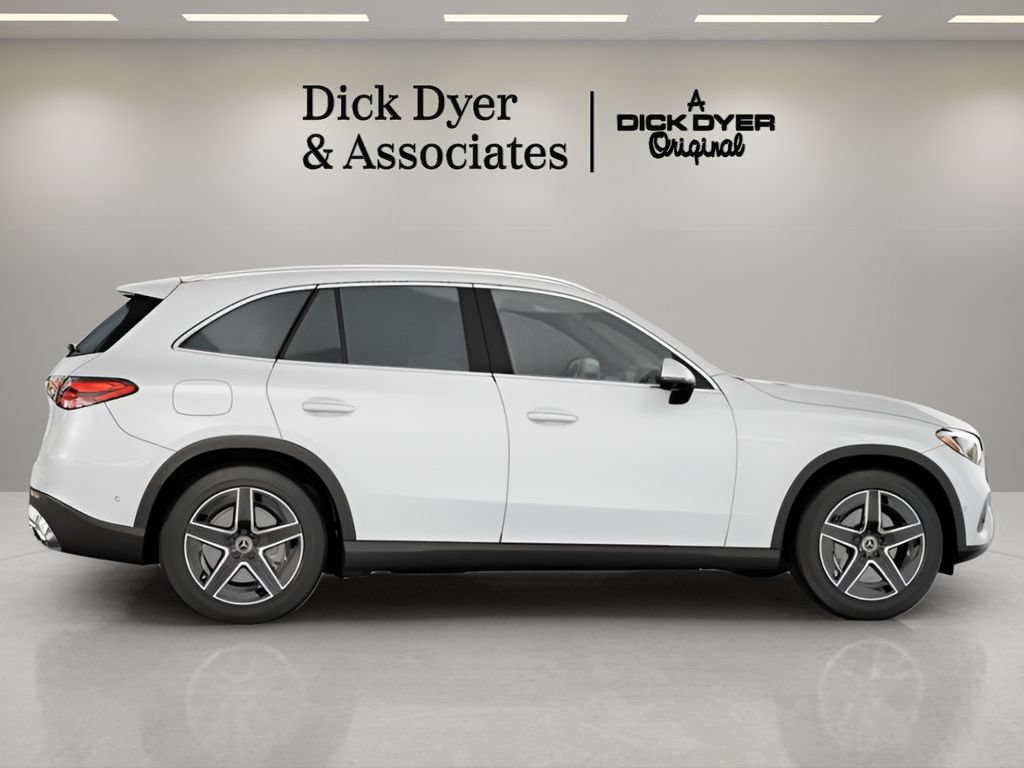 Used 2026 Mercedes-Benz GLC 300 image 12