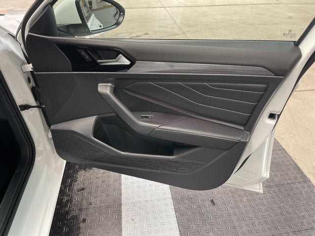 Certified 2023 Volkswagen Jetta SEL FWD image 3
