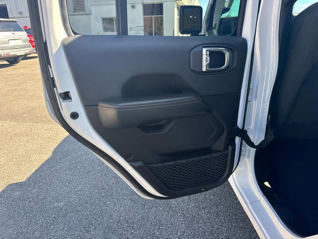 Used 2024 Jeep Wrangler Unlimited Sahara image 14