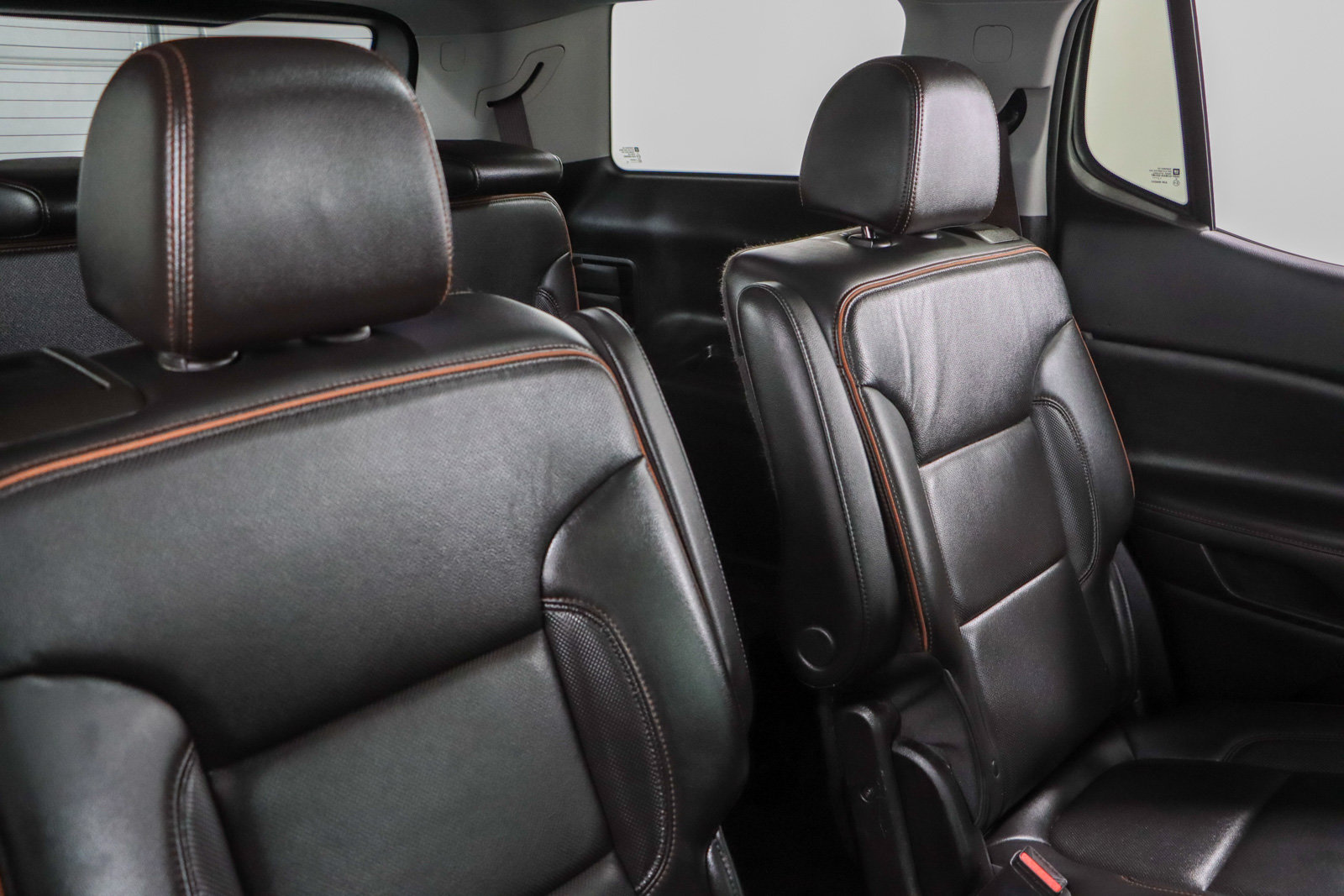 Used 2022 GMC Acadia AT4 w/ GMC Pro Grade Package AWD/4WD image 30