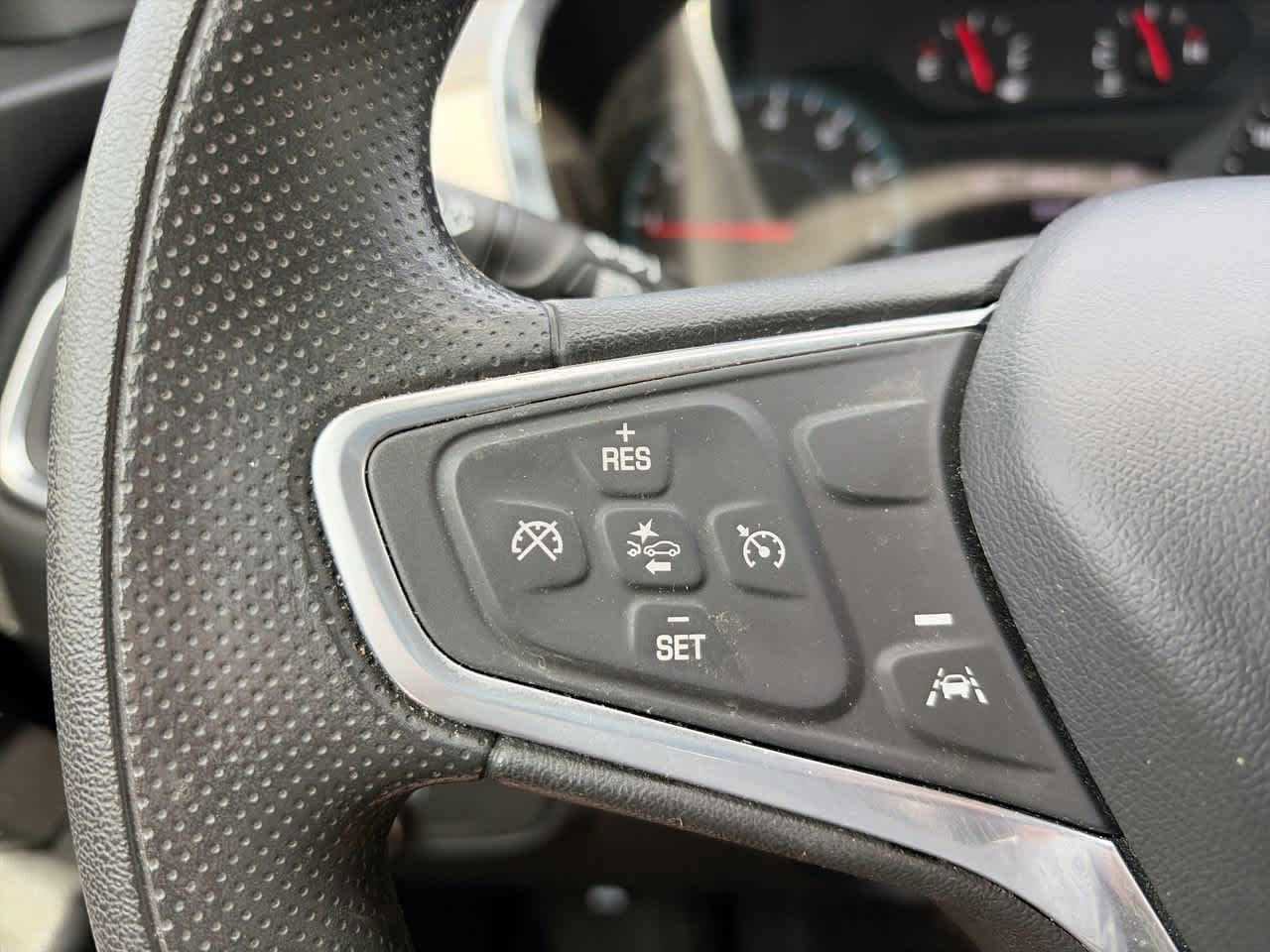 Used 2022 Chevrolet Equinox LS w/ LPO, Floor Liner Package FWD image 21